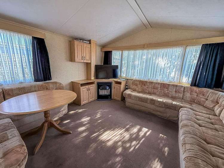 28026FI⭐ – Flatford Island, 3 bed, 8 berth caravan. Sapphire rated. Preview 4