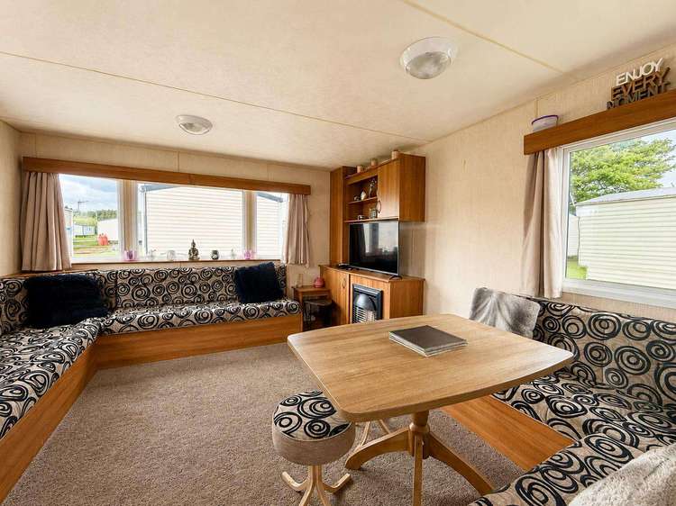 35087AF⭐ – Ash Field, 3 bed, 8 berth caravan with decking, D/G and C/H. Ruby rated. Preview 5