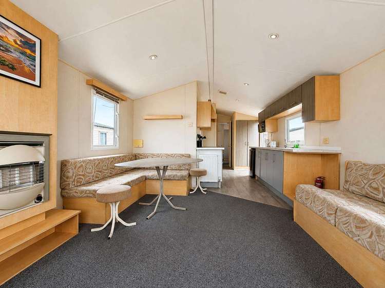 36092F⭐ – F area, 2 bed, 6 berth caravan with D/G & C/H. Ruby rated. Preview 5