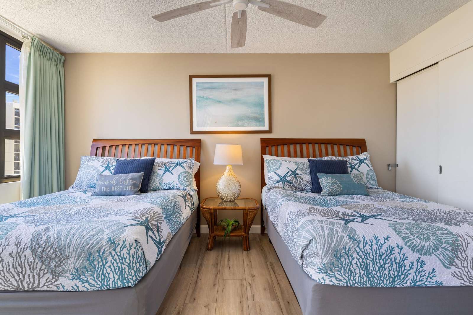 17th Floor Waikiki Banyan 1bdrm Suite w/Free Pkg & Wifi Preview 0