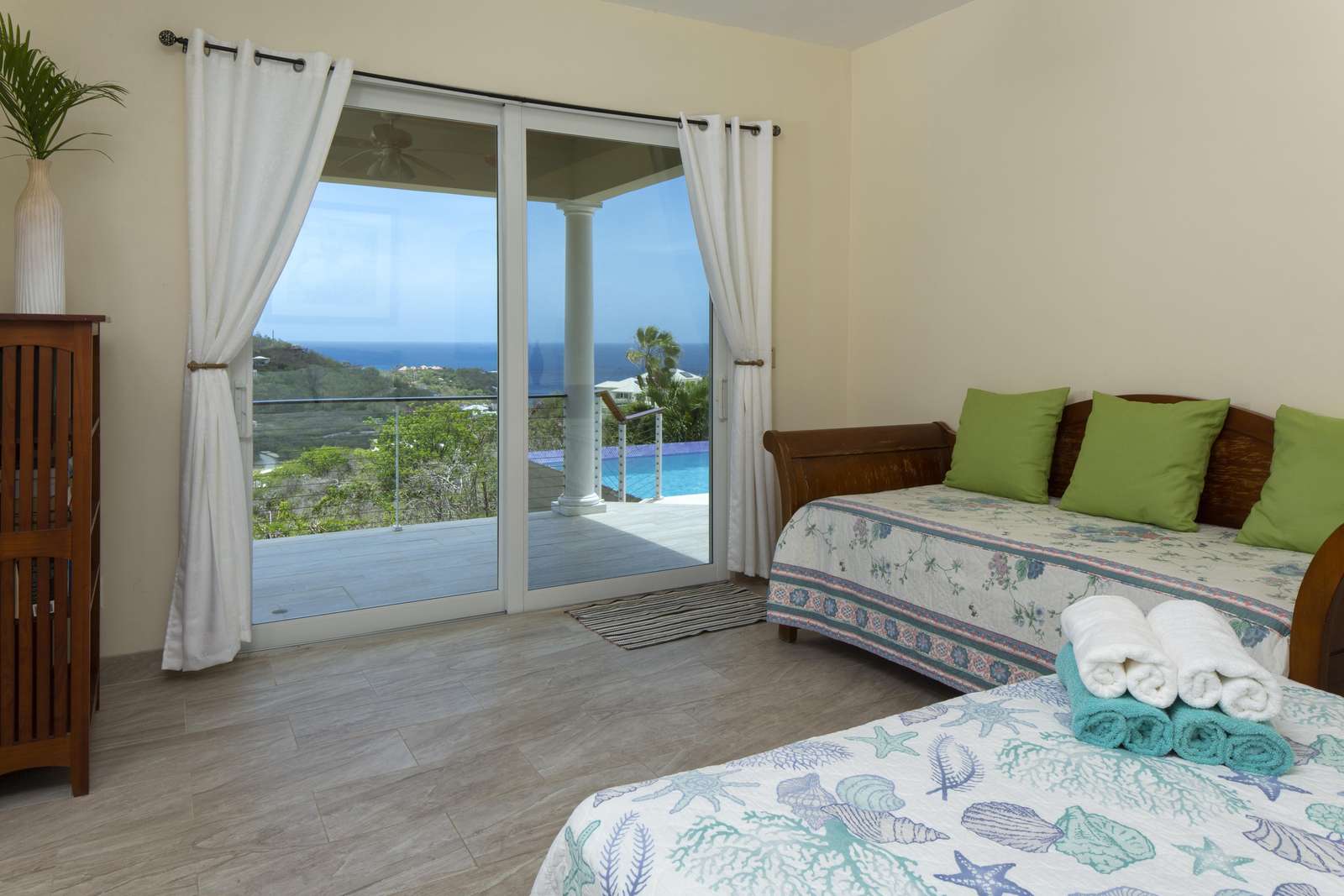 4th Bedroom with Private Patio