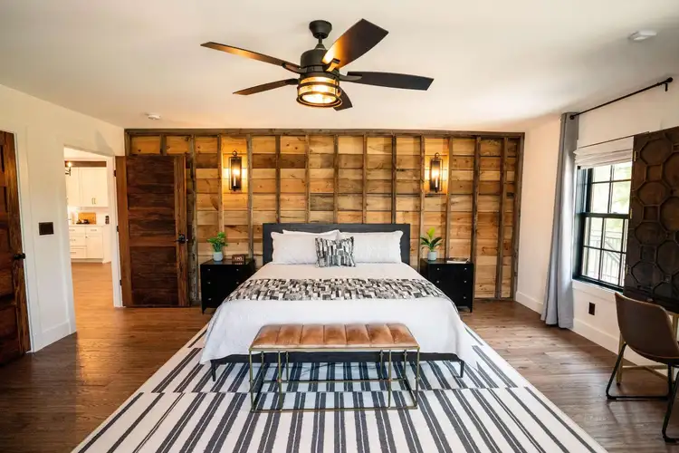 J. Wallace & Nancy Dant Sr. Suite – Heritage House Preview 0
