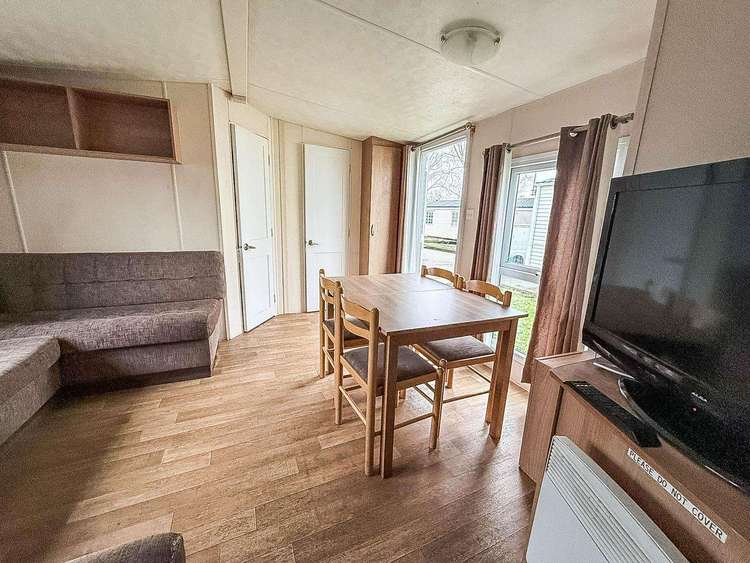27102SW⭐ – Seawick, 4 bed, 10 berth caravan. Ruby rated. Preview 4