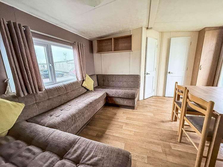 27102SW⭐ – Seawick, 4 bed, 10 berth caravan. Ruby rated. Preview 5