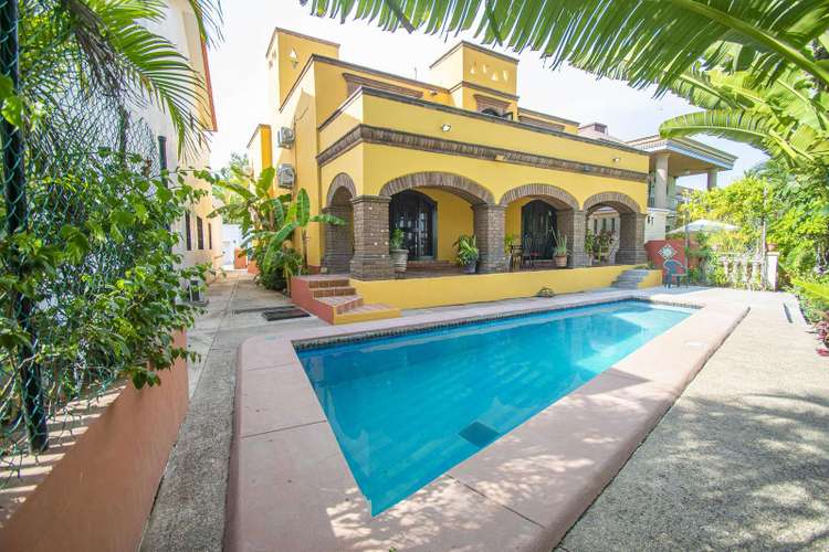 Conde de Oviedo Whole Home with Pool Preview