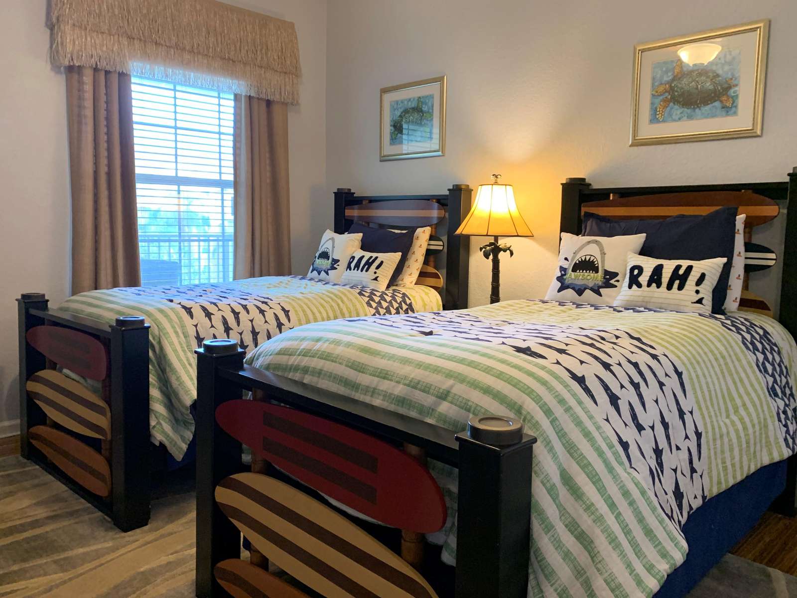 Third bedroom with two twin beds