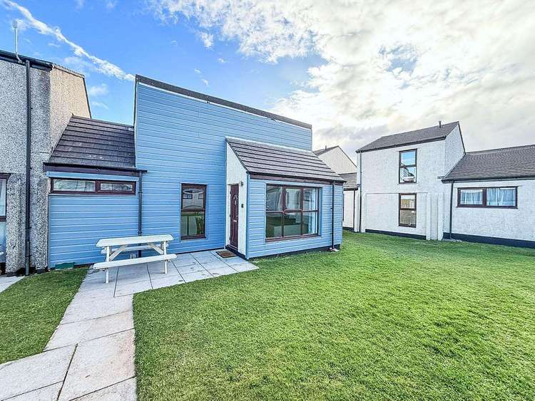 85070P⛱️ – 3 bed bungalow, sleeps 6 at Perran View Holiday Park. Diamond rated. Preview 0