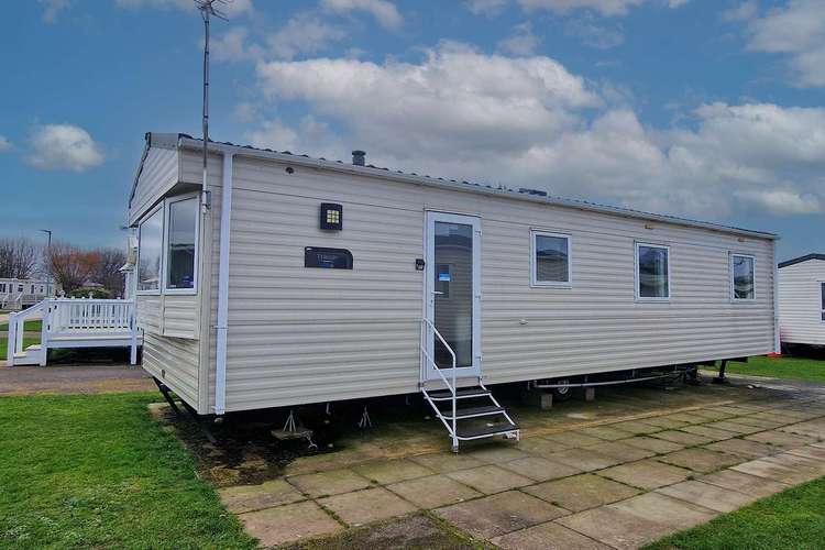 23041C⭐ – Chelsea area, 3 bed, 8 berth caravan on a family friendly park. Ruby rated. Preview 0