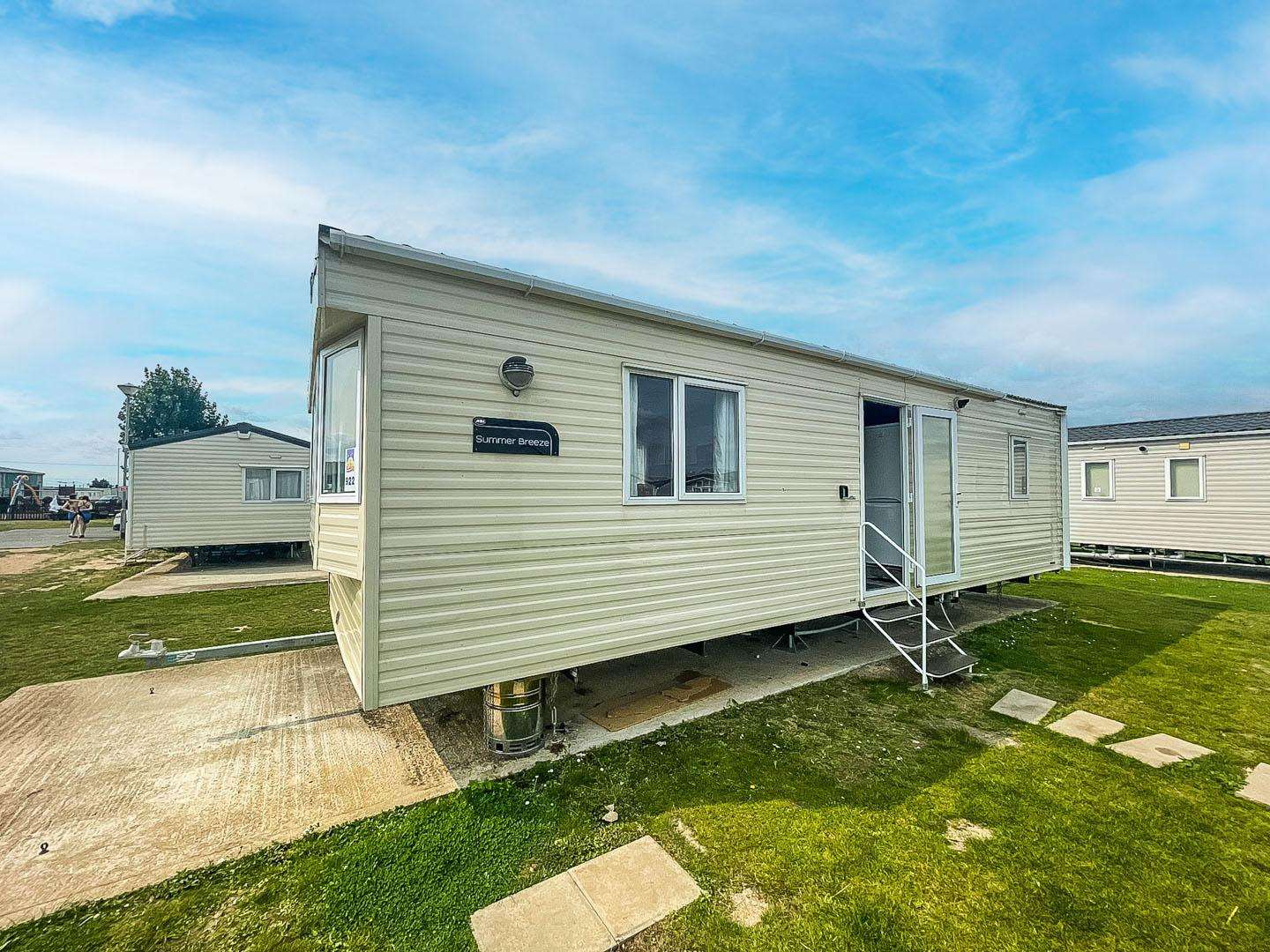 Static caravans are great for a last minute weekend getaway where you can experience the charm of Clacton-on-Sea. - property