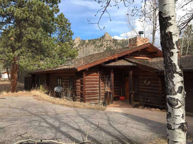 Breathtaking Log Home on River - 3 bedroom riverfront home with hot tub Preview 0