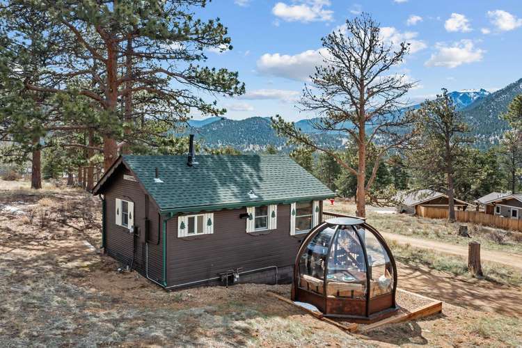 Loch Vale Cabin - Dining Globe- 2 person hot tub-summer pool Preview 0