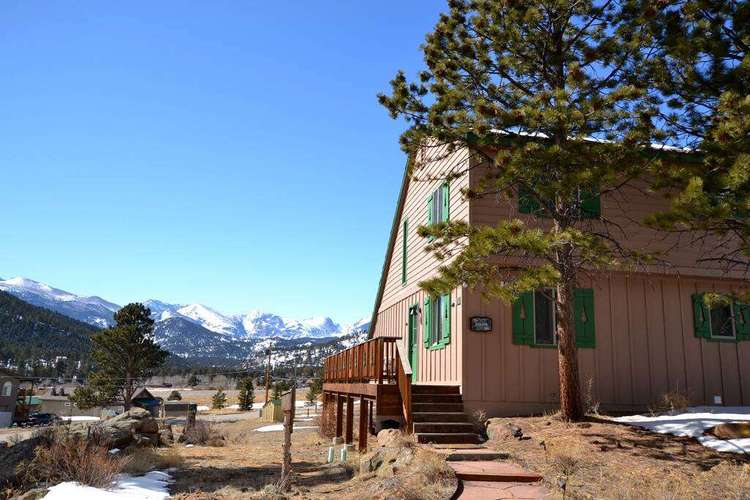 Majestic Mountain - 3 bedroom home w/ AC with great snow capped views Preview 0