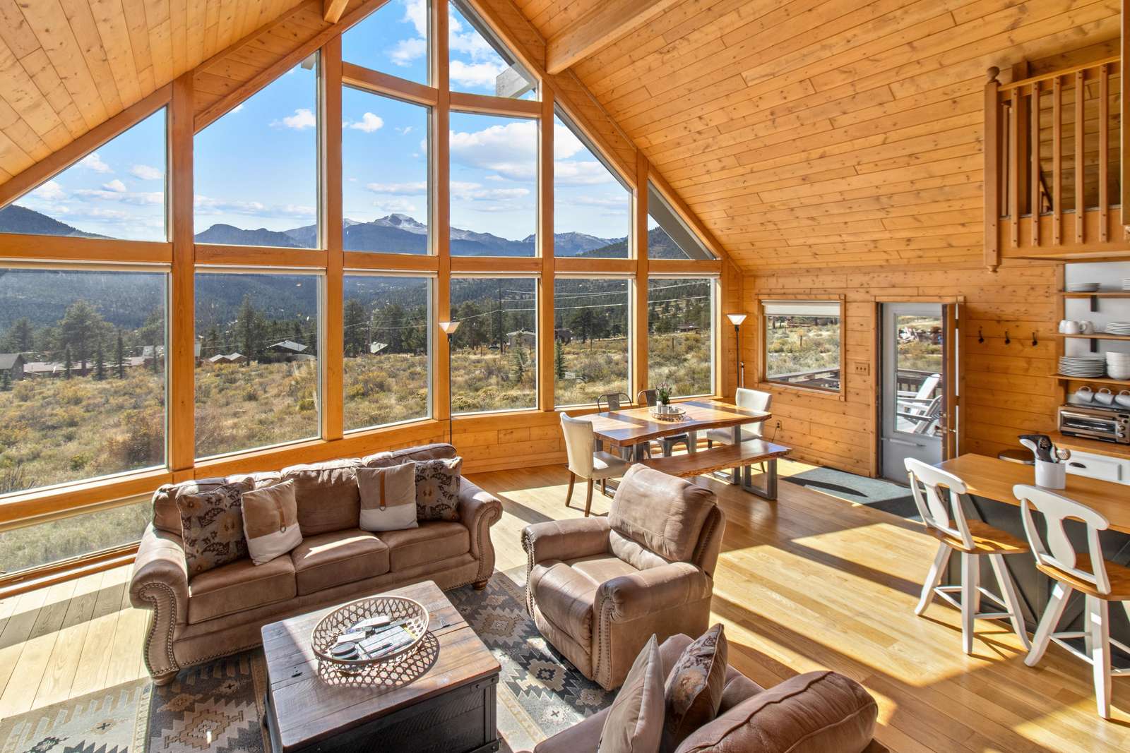 Noble View - 3 bedroom home with spectacular views Preview 0