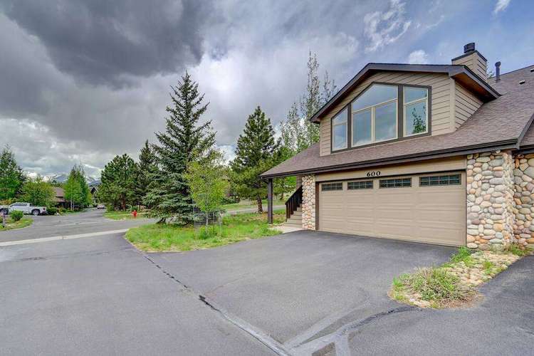 Wild Basin-Mountain Townhouse in the Heart of Estes Park Preview 0