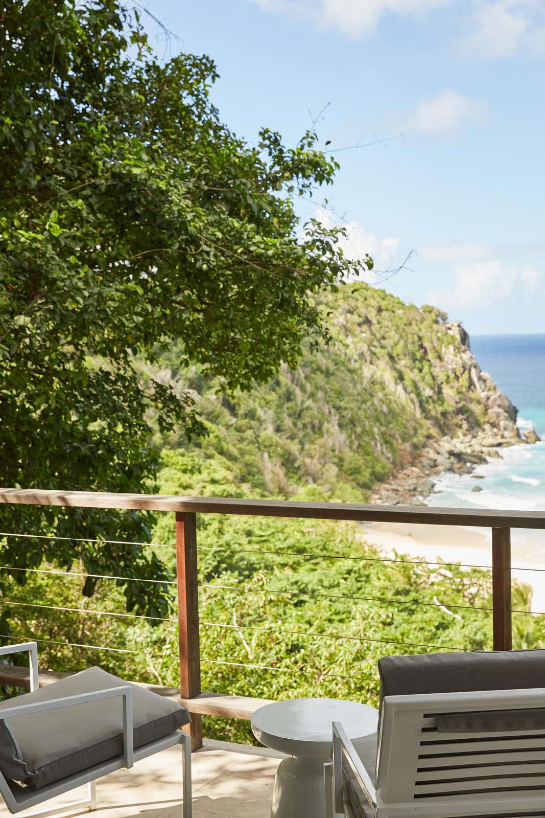 Tranquil balcony retreat with stunning ocean views