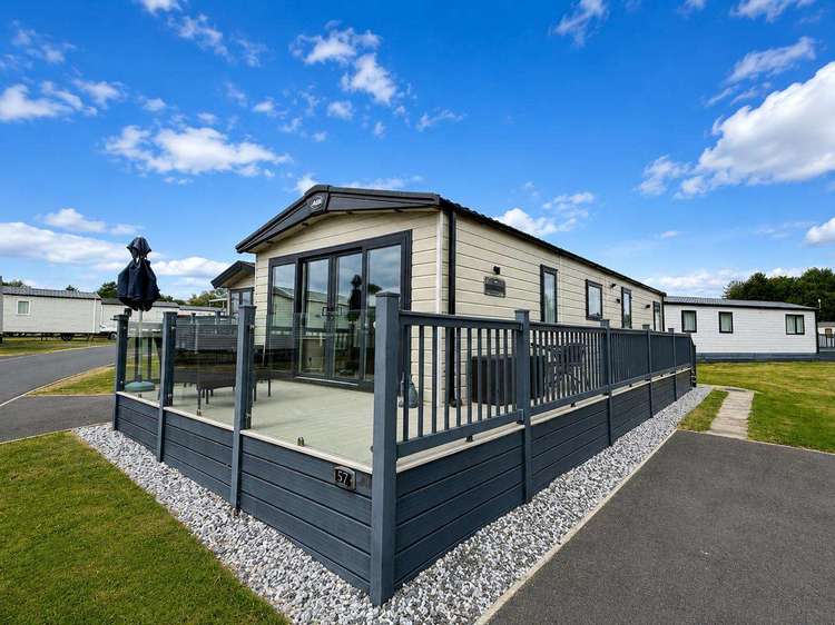 60057CH⭐ – Crane Hill area, 2 bed, 6 berth caravan with C/H & D/G Diamond rated. Preview 0