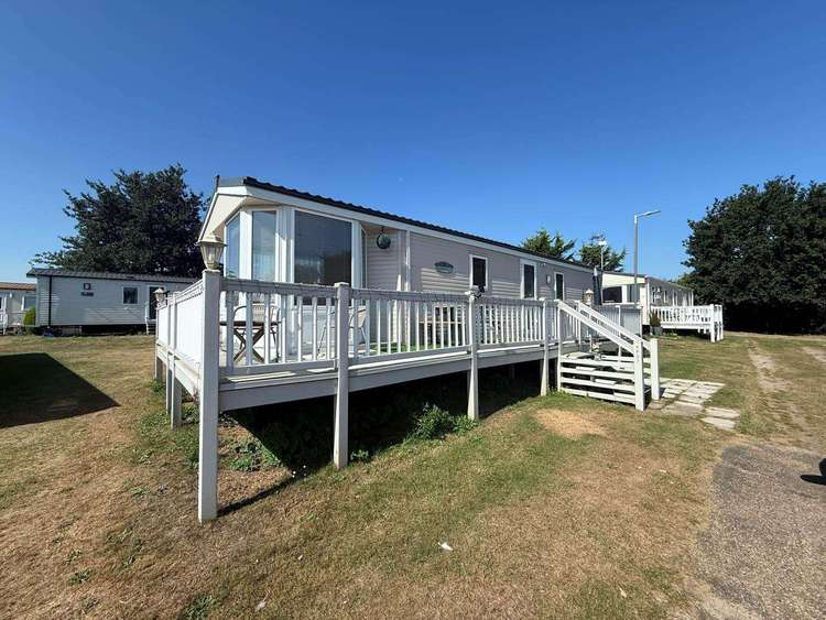 10027RP⭐ – Roman Parade area, 2 bed, 6 berth caravan with decking. Opal rated. Preview 0