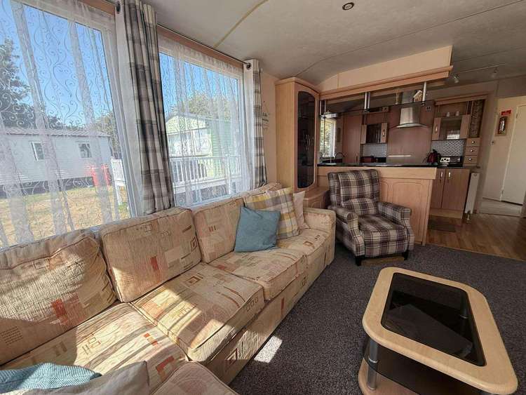 10027RP⭐ – Roman Parade area, 2 bed, 6 berth caravan with decking. Opal rated. Preview 4