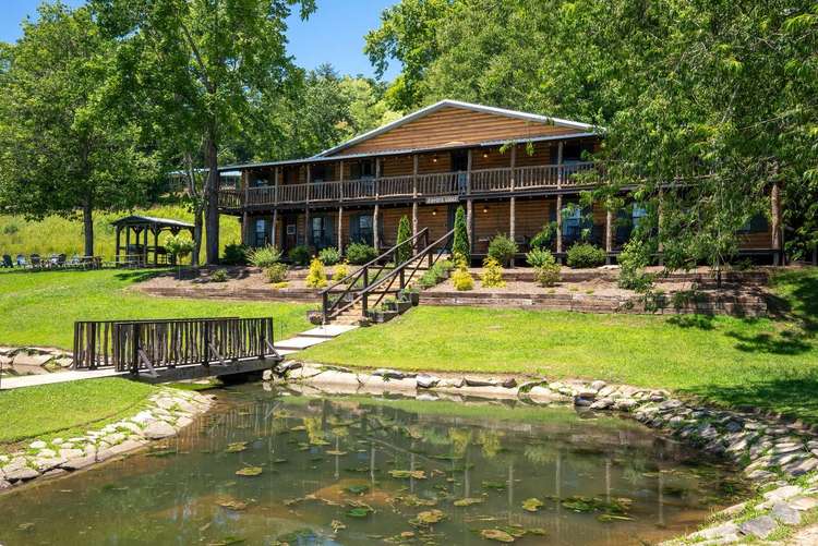 Coyote Lodge Preview 0