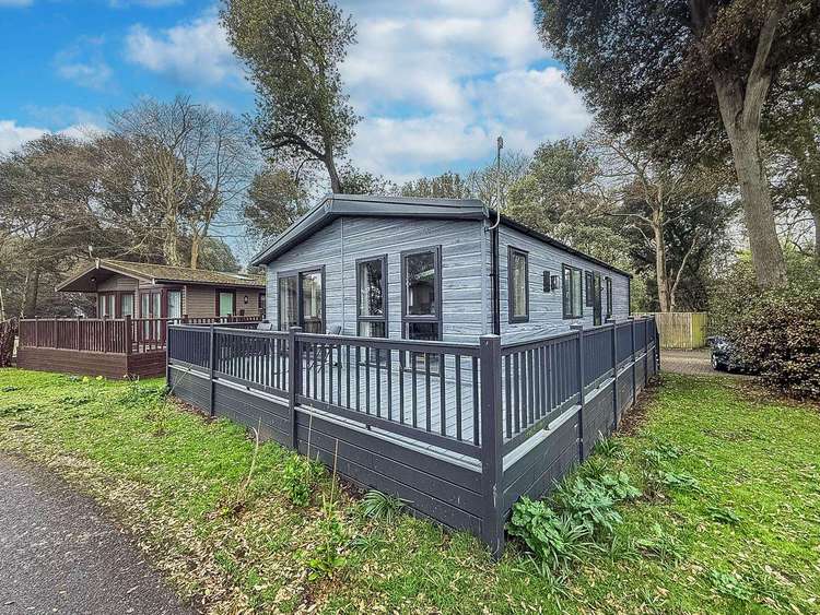 32109OG⛱️ – 9, Ocean Glade Phase 1, 2 bed, 4 berth lodge with decking. Platinum-Deluxe rated. Preview 0