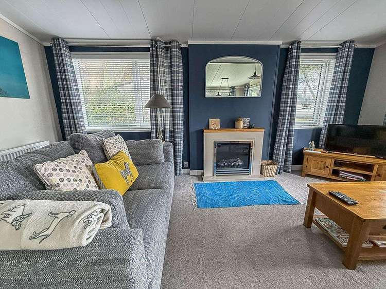 32109OG⛱️ – 9, Ocean Glade Phase 1, 2 bed, 4 berth lodge with decking. Platinum-Deluxe rated. Preview 2