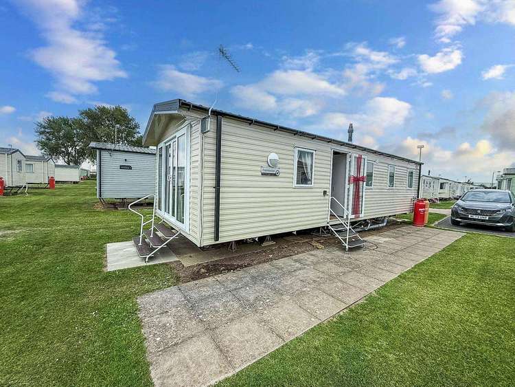 50071D⛱️ – Dunlin, 3 bed, 8 berth caravan with D/G and C/H. Ruby rated. Preview 0