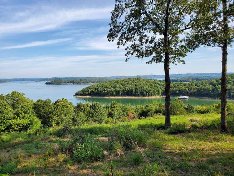 KINGSVIEW - Lakefront-Magnificent Lakeview-Private Preview 0
