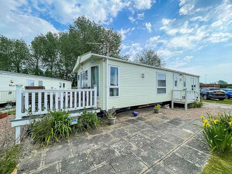 33043CL⭐ – Cedar Lake area, 3 bed, 6 berth caravan with lake view and decking. Opal rated. Preview 0