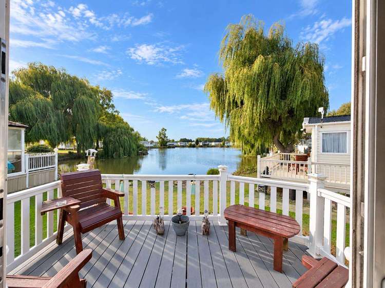 33043CL⭐ – Cedar Lake area, 3 bed, 6 berth caravan with lake view and decking. Opal rated. Preview 0