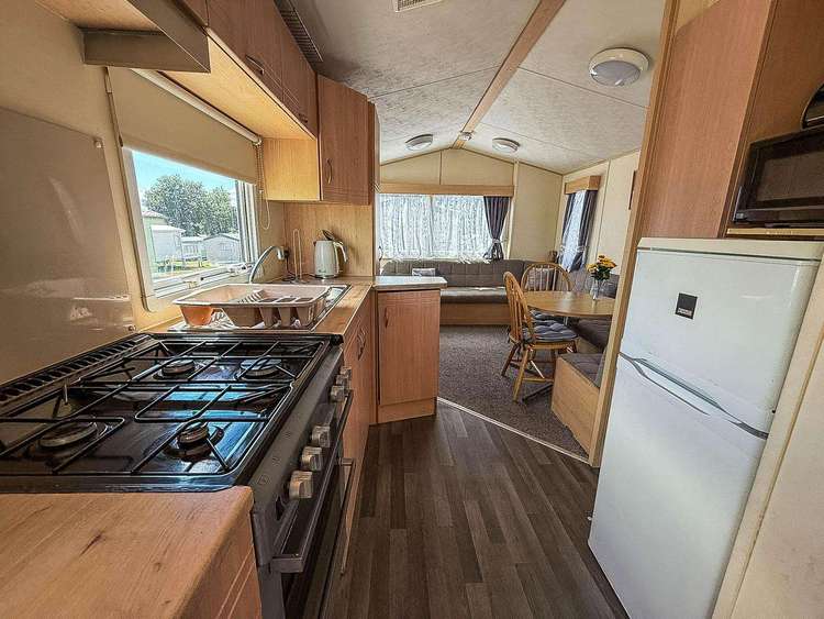 46127V⭐ – Valley Farm, 3 bed, 8 berth caravan. Sapphire rated. Preview 5
