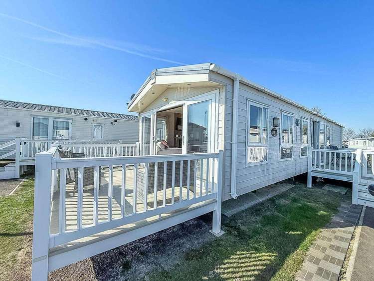 28077DW⛱️- Driftwood, 2 bed, 6 berth caravan with decking. Diamond rated. Preview 0