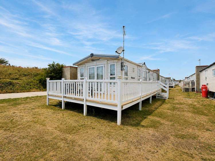 17306BR⭐ – Backwater Rise area, 2 bed, 6 berth caravan with decking. Opal Rated. Preview 0