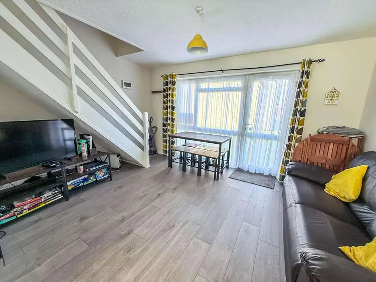 18151B⛱️ – Bermuda, 2 bed, 5 berth chalet with free unlimited Wi-Fi. Ruby rated. Preview 4