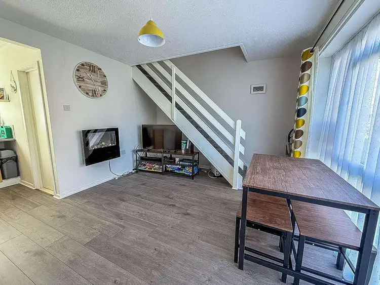 18151B⛱️ – Bermuda, 2 bed, 5 berth chalet with free unlimited Wi-Fi. Ruby rated. Preview 2