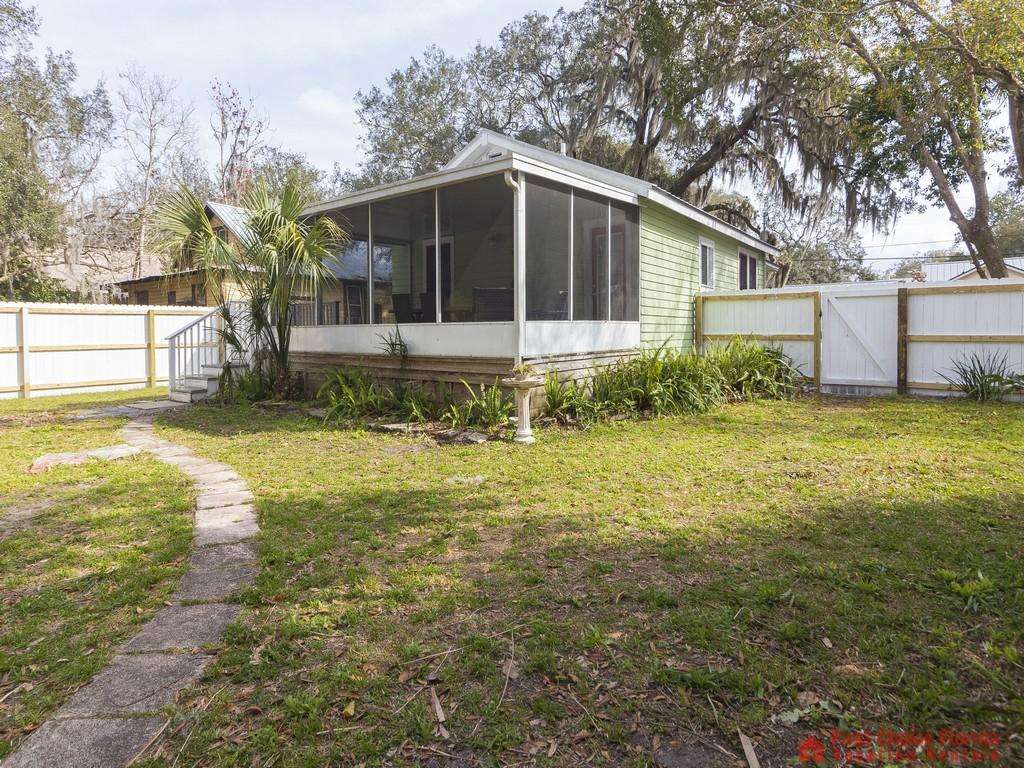 Seahorse Cottage Backyard