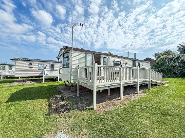 23060S⭐ – Sandringham area, 2 bed, 5 berth caravan with decking. Ruby rated. Preview 0