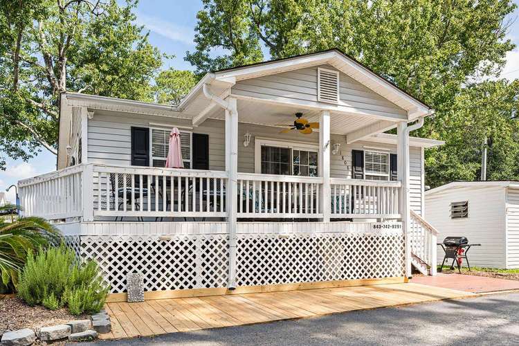 1808 Lovestone Dr 3 bed/2 bath Corner Lot King Master sleeps 6 Preview 0