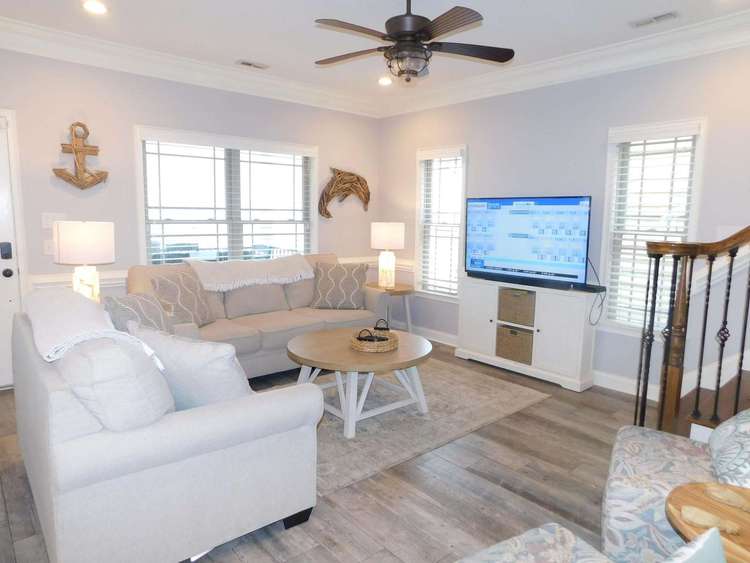 1068 Wish Upon A Starfish Custom 5 bdrm/3.5 bath 20 steps to the ocean Preview 0