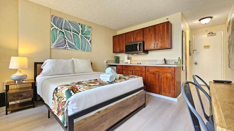 Waikiki Grand Suite 305 Preview 0