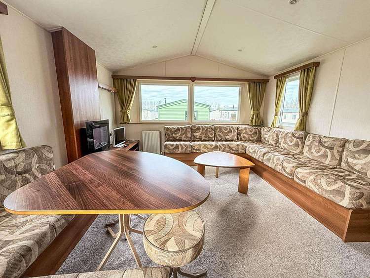 23020T⭐- Tudor area, 2 bed, 6 berth caravan with D/G and C/H. Ruby rated. Preview 5