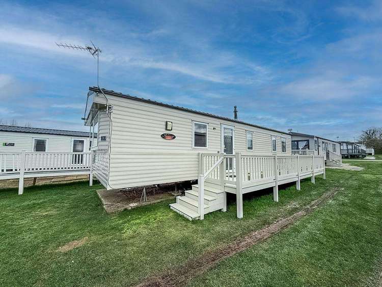 23020T⭐- Tudor area, 2 bed, 6 berth caravan with D/G and C/H. Ruby rated. Preview 0