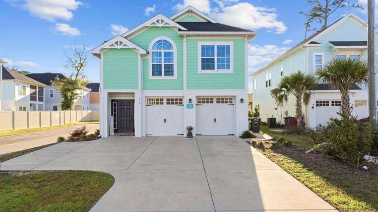 3BR House Pool/Walk to Beach Preview 0