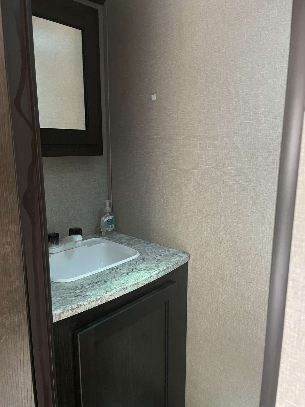 2017 Camper i046377 preview