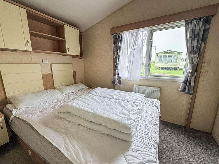 50021F⭐ – Fulmar, 3 bed, 8 berth caravan with D/G & C/H. Ruby rated. Preview 5
