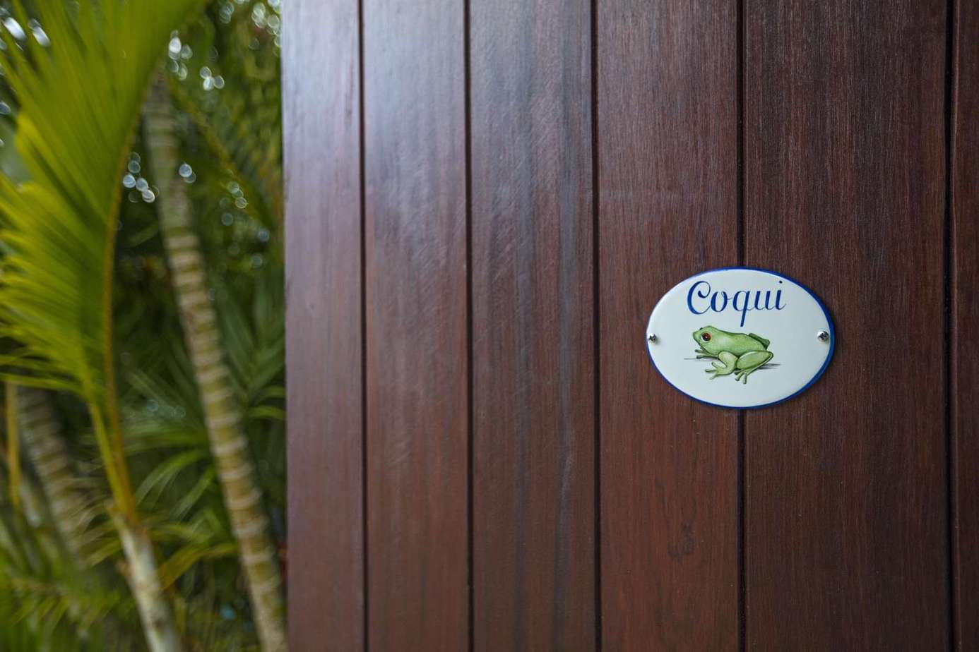 Cozy private entrance surrounded by lush greenery