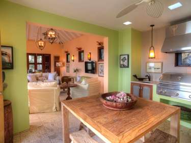 Bright, open kitchen and dining area perfect for gatherings