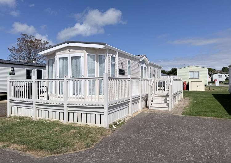 23034C⭐ – Chelsea area, 2 bed, 6 berth caravan with decking. Opal Rated. Preview 0