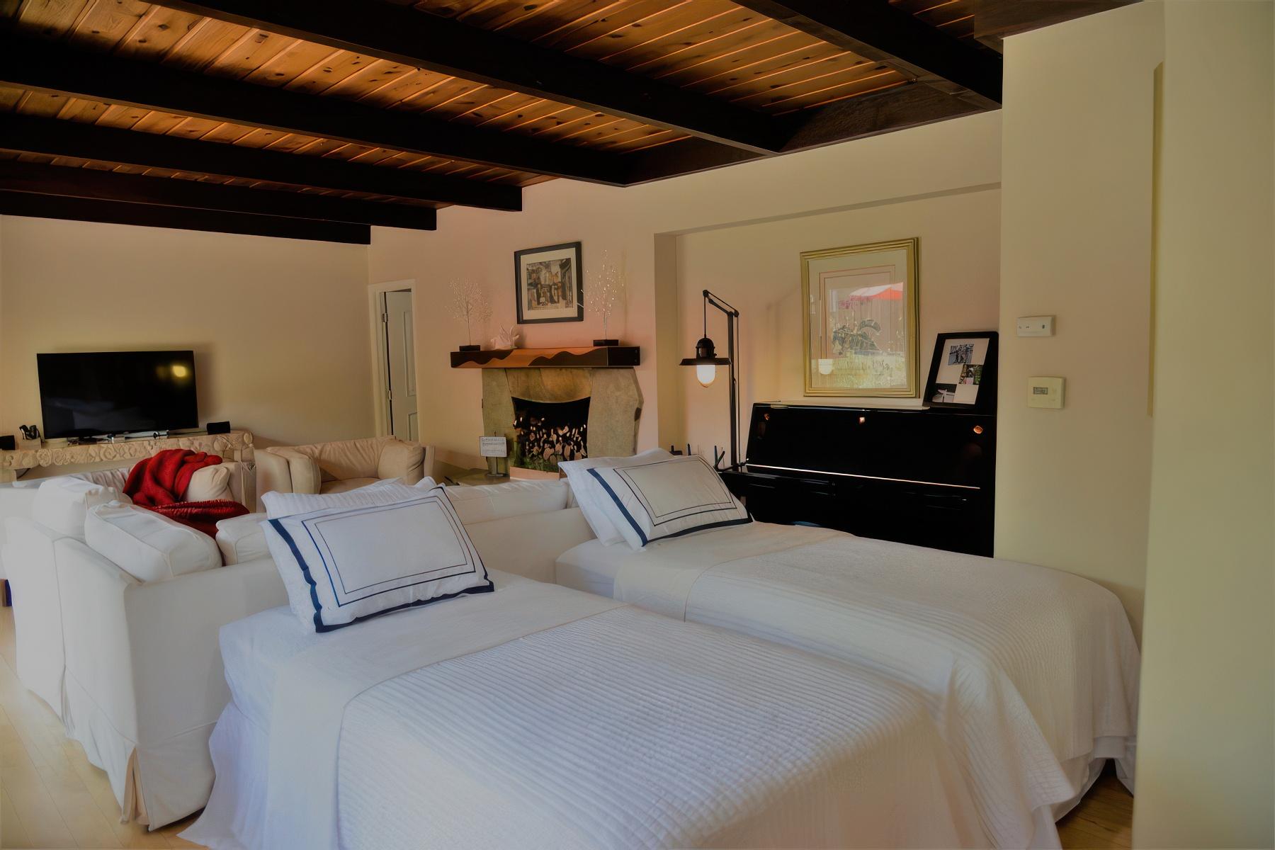 Morrell 4 bd/2 ba, Garage, Private Side Patio w/ BBQ Sandiego Sunset Vacation Rentals