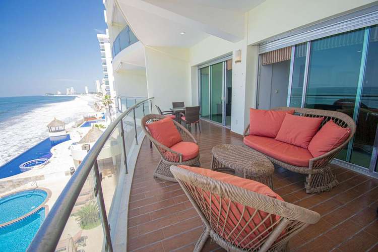 Ocean Front Solaria Tower 203 Preview