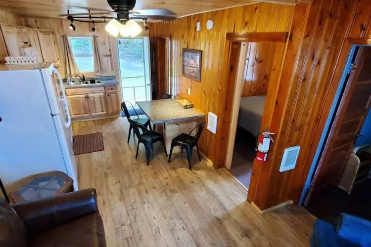 Dockside Cabin Preview 3